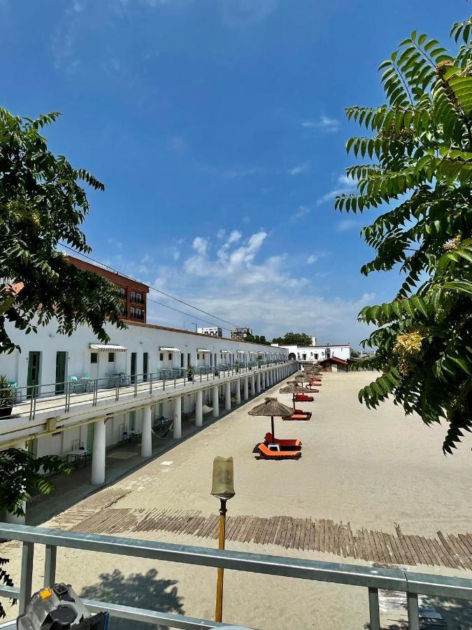 Hostel Cazino Nord Rooms Mamaia Buitenkant foto