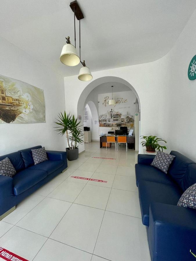 Hostel Cazino Nord Rooms Mamaia Buitenkant foto