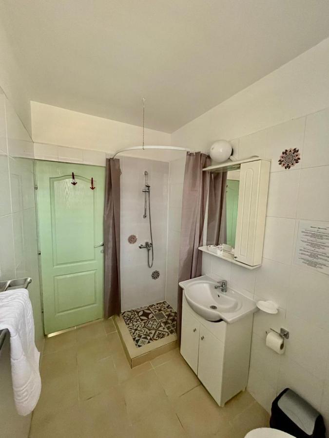 Hostel Cazino Nord Rooms Mamaia Buitenkant foto