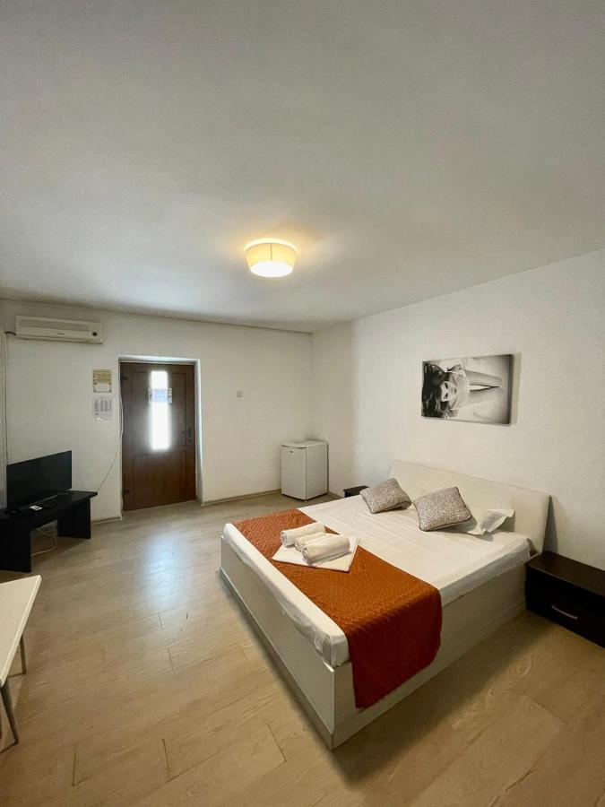 Hostel Cazino Nord Rooms Mamaia Buitenkant foto