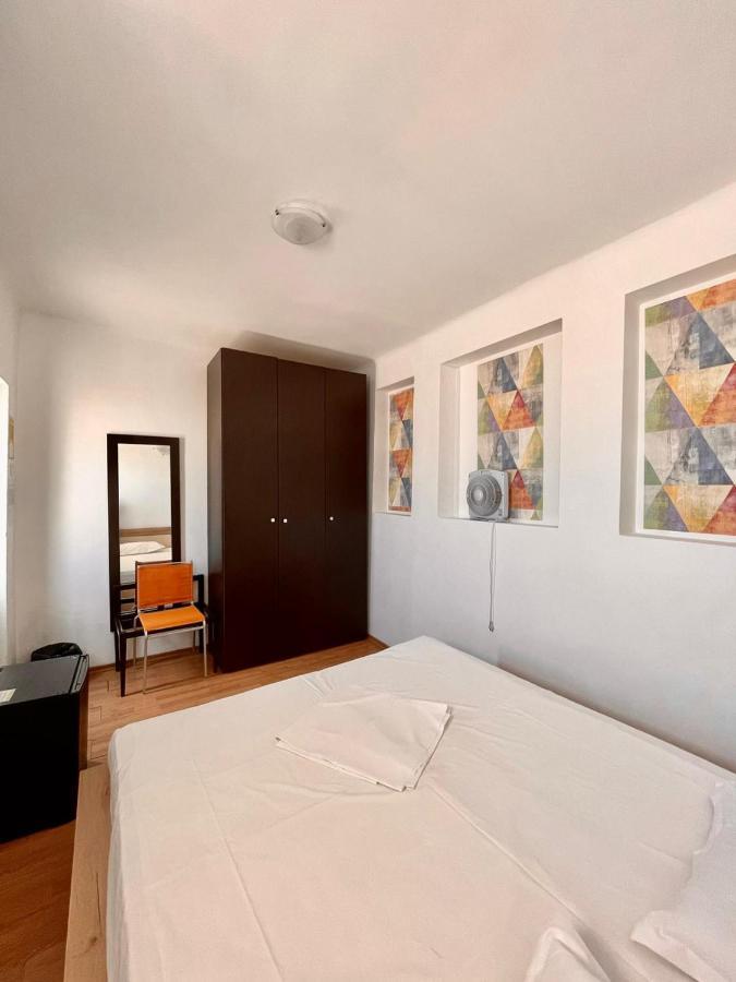 Hostel Cazino Nord Rooms Mamaia Buitenkant foto