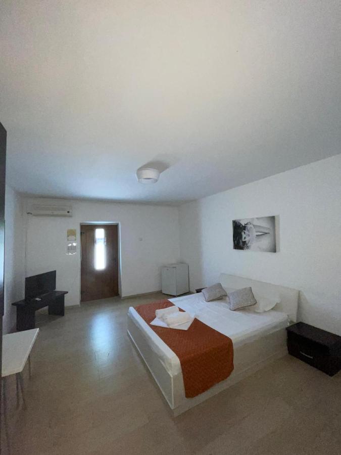 Hostel Cazino Nord Rooms Mamaia Buitenkant foto