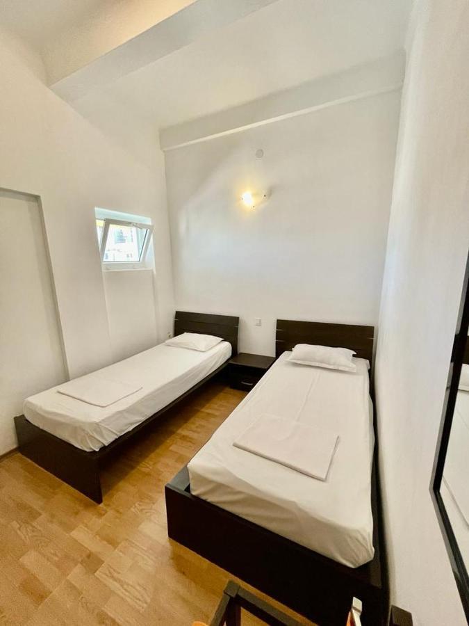 Hostel Cazino Nord Rooms Mamaia Buitenkant foto