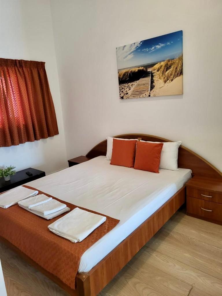 Hostel Cazino Nord Rooms Mamaia Buitenkant foto