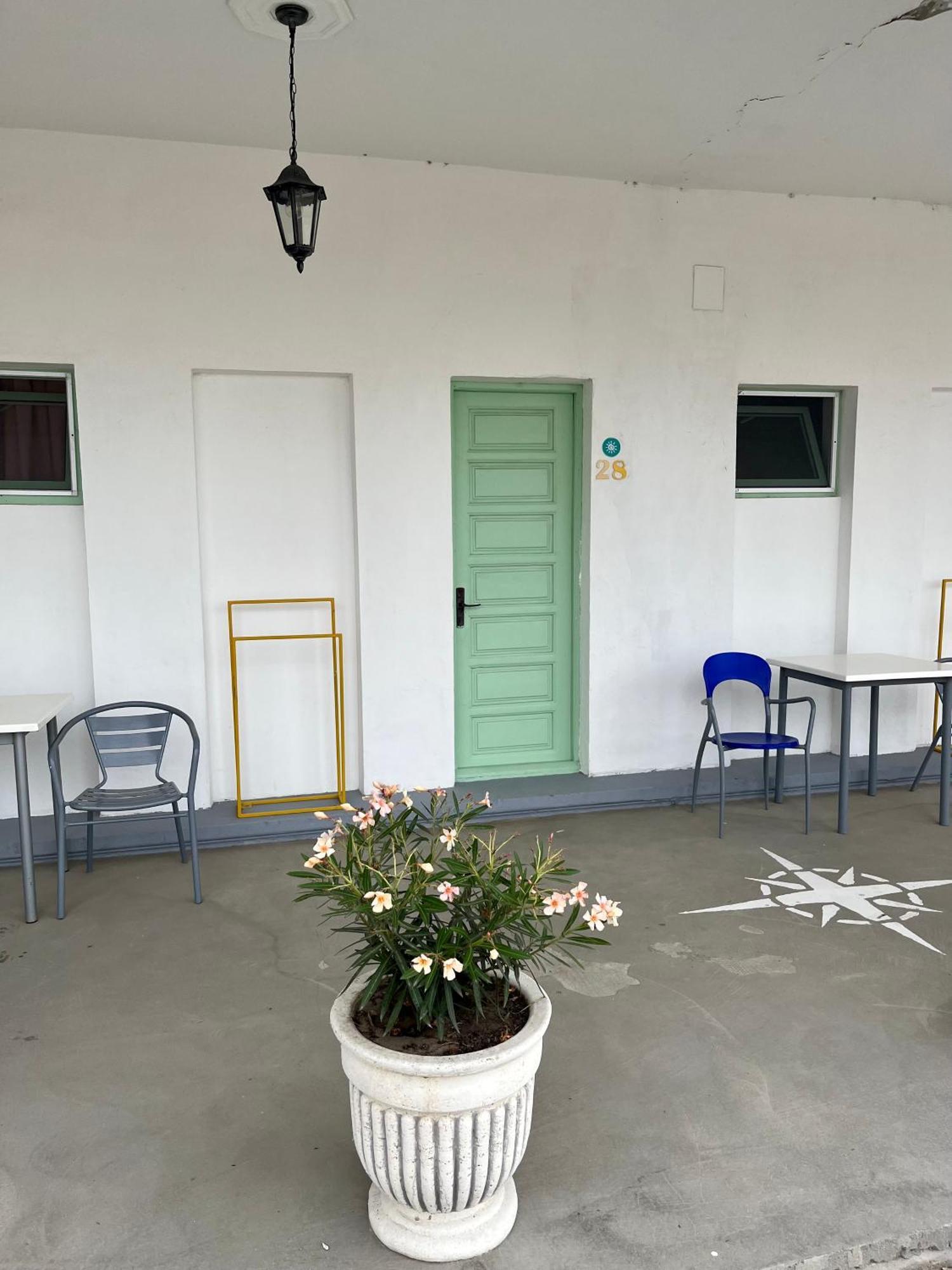 Hostel Cazino Nord Rooms Mamaia Buitenkant foto