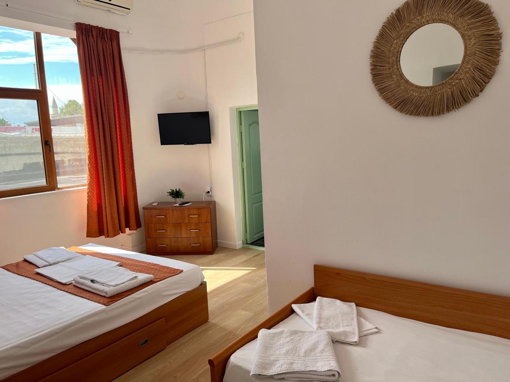 Hostel Cazino Nord Rooms Mamaia Buitenkant foto