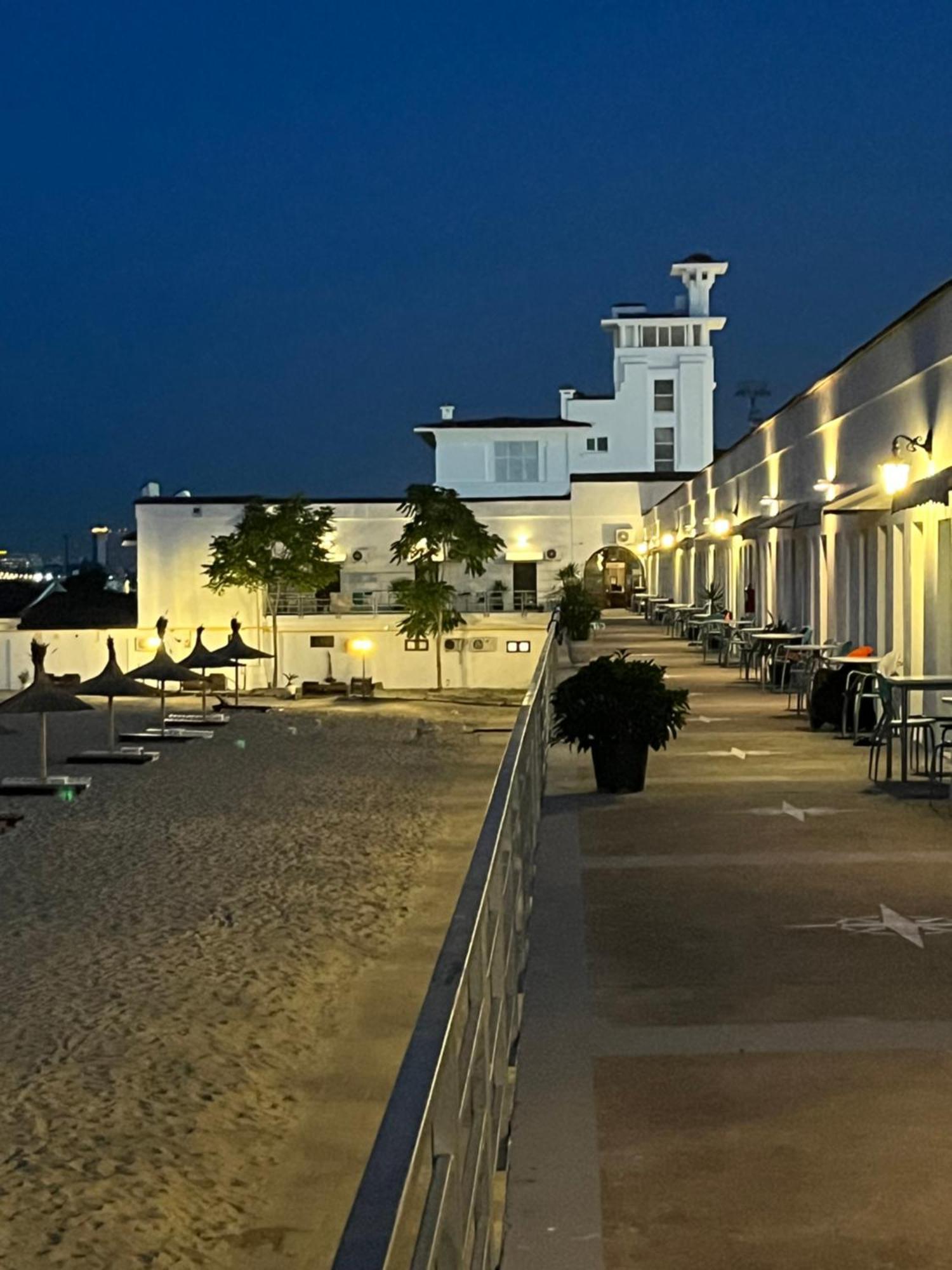 Hostel Cazino Nord Rooms Mamaia Buitenkant foto