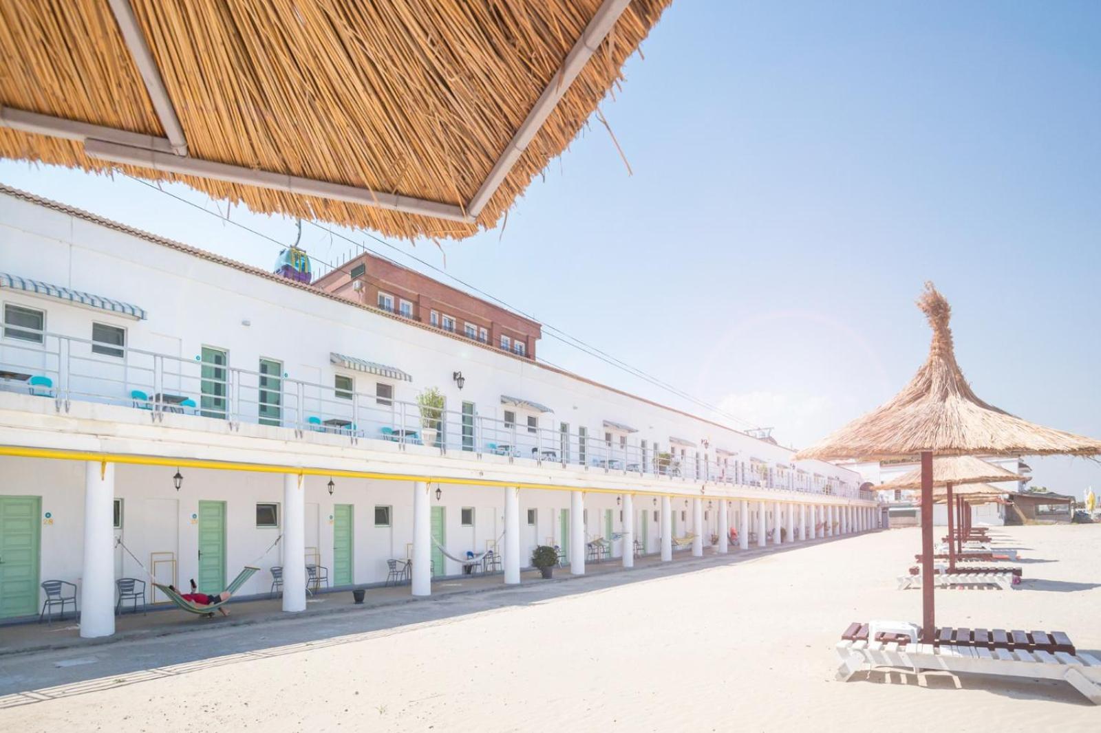 Hostel Cazino Nord Rooms Mamaia Buitenkant foto