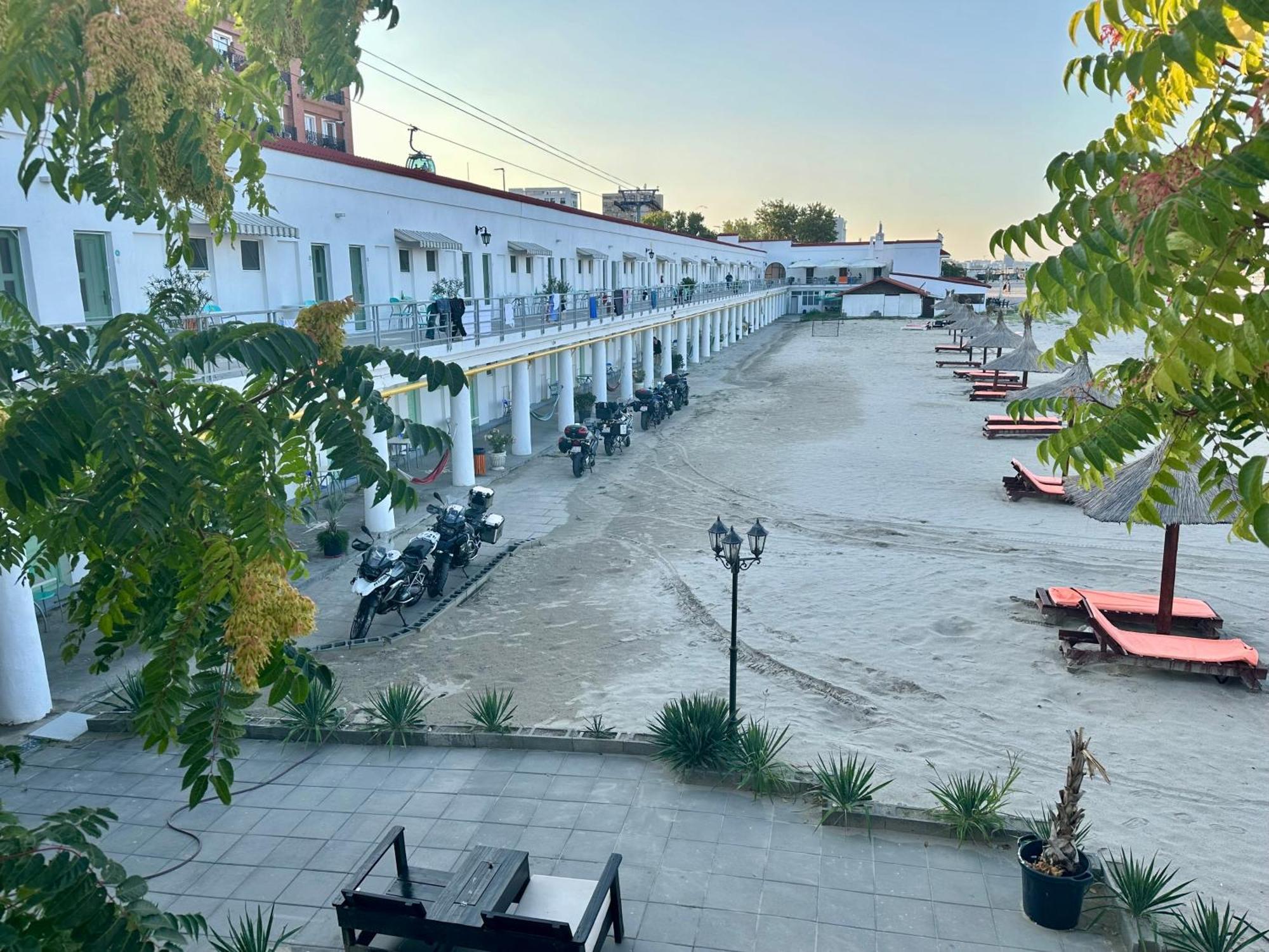 Hostel Cazino Nord Rooms Mamaia Buitenkant foto